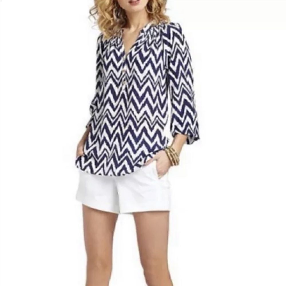 Lilly Pulitzer Elsa Silk Top in Navy & White
Seagull Print